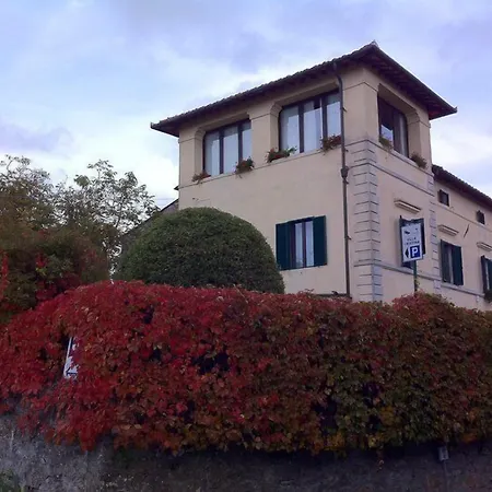 Oda ve Kahvaltı Cristina